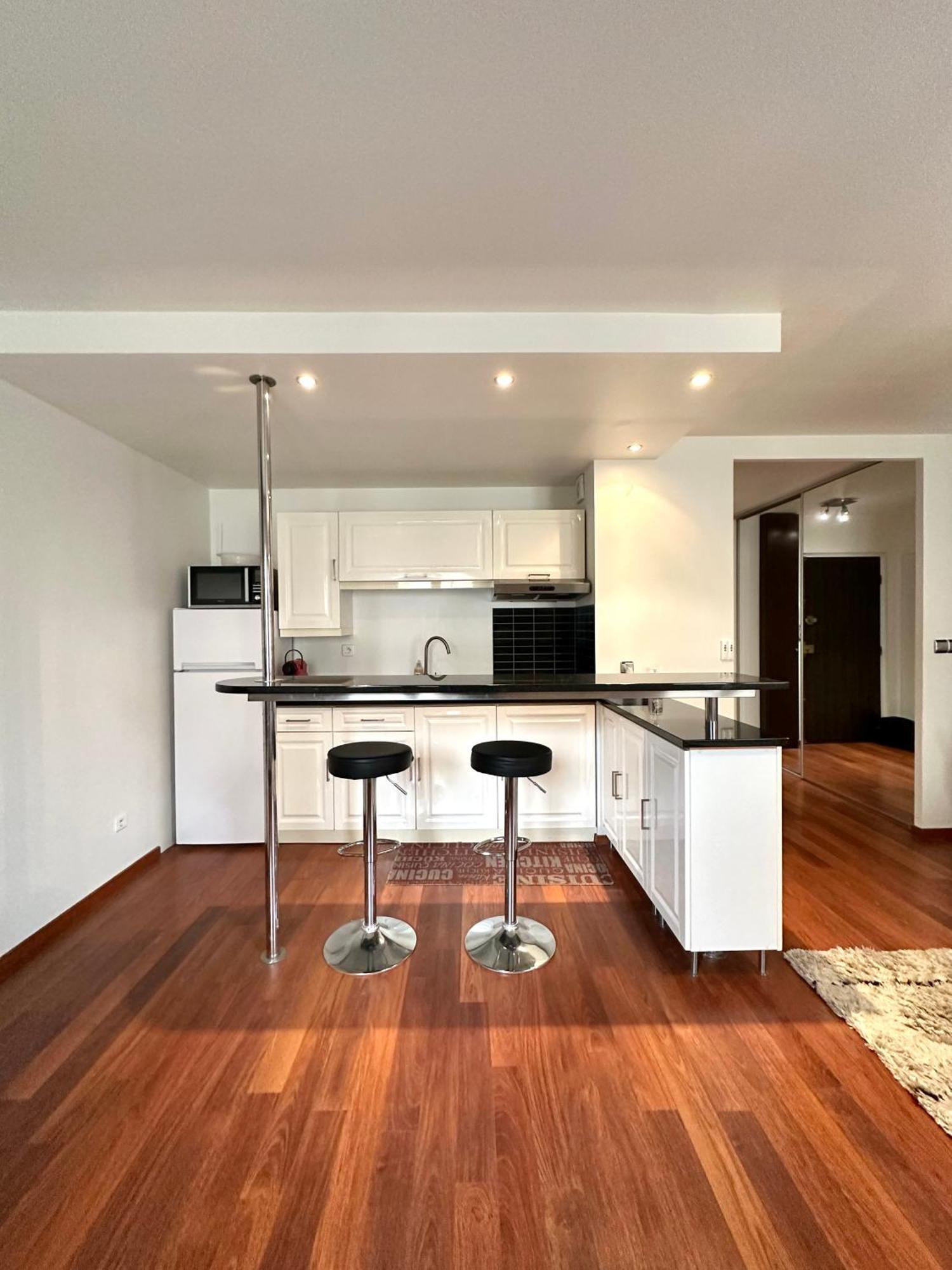 L'Athos - Appartement Equipe - Entre Paris Et Versailles - Haut Debit Garches 외부 사진